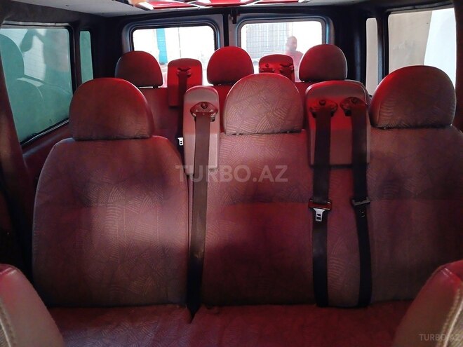 Ford Transit-13