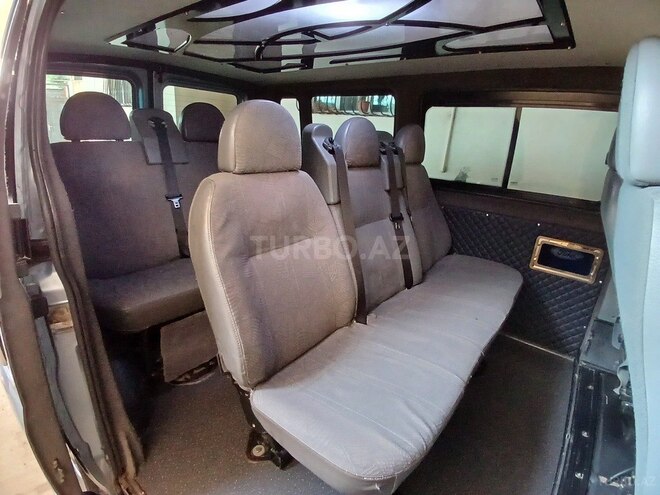 Ford Transit-12
