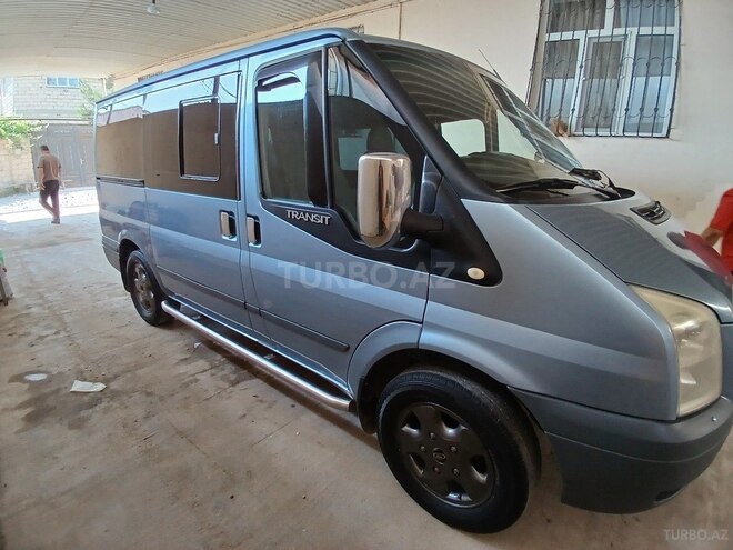 Ford Transit-3