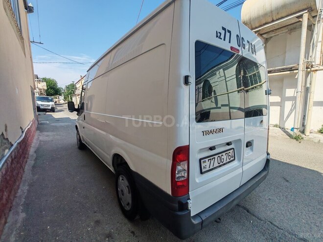 Ford Transit-6