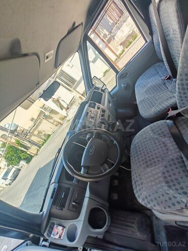 Ford Transit-7