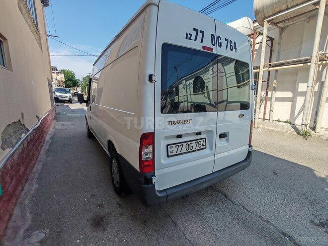 Ford Transit-8