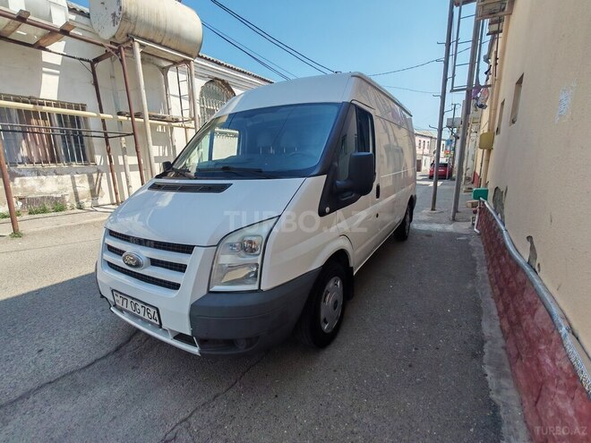 Ford Transit-9