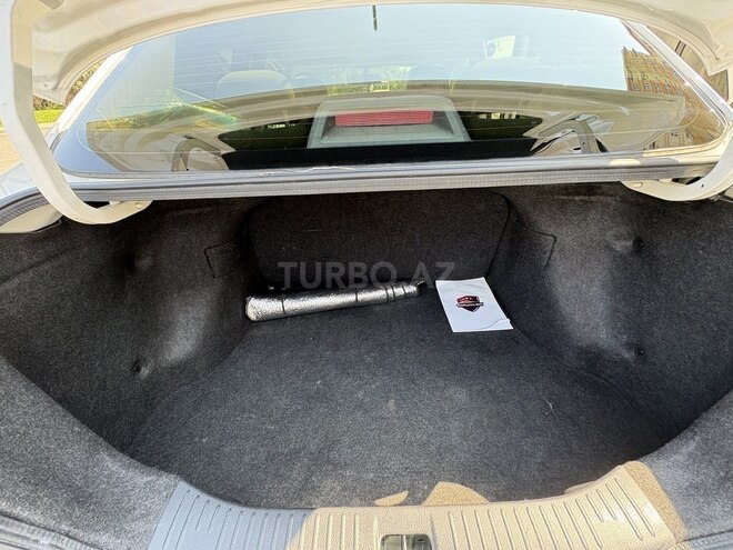 Nissan Tiida-12
