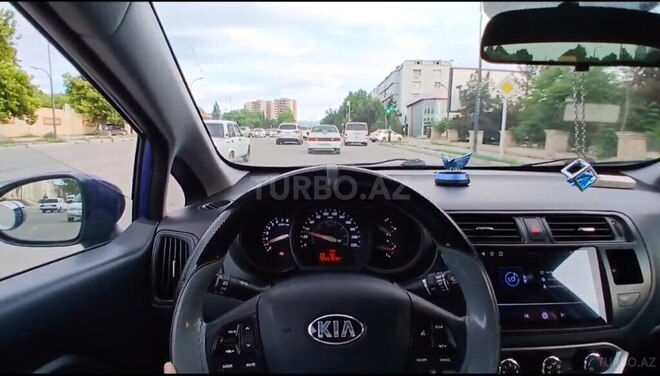Kia Rio-5
