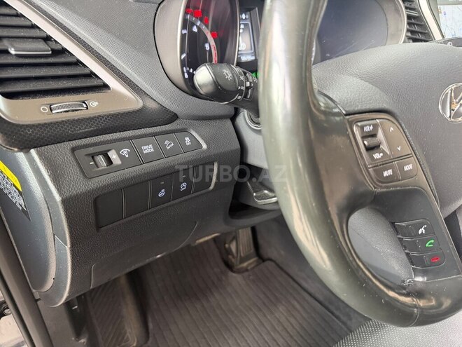 Hyundai Santa Fe-14