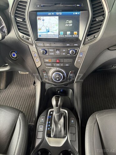 Hyundai Santa Fe-15