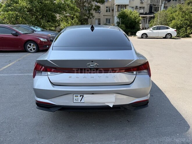 Hyundai Elantra-8