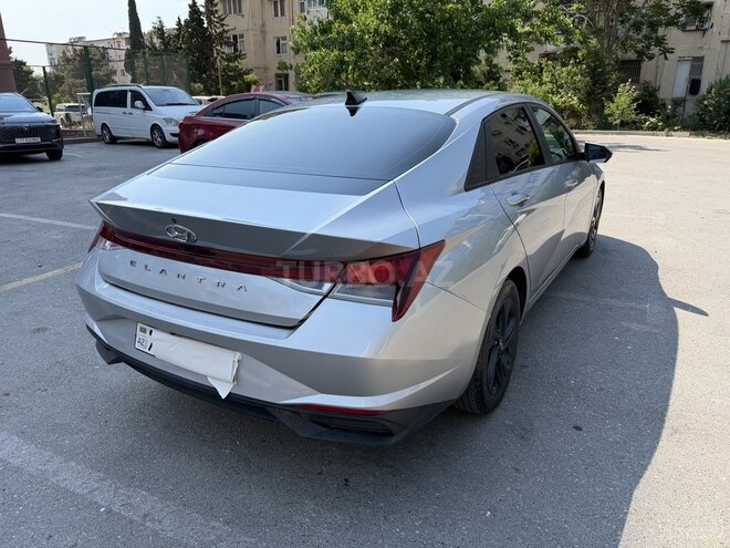 Hyundai Elantra-9