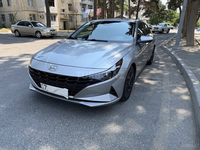 Hyundai Elantra-2