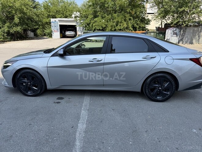 Hyundai Elantra-7