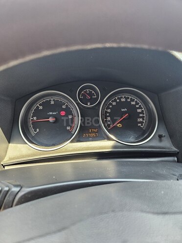 Opel Astra-12