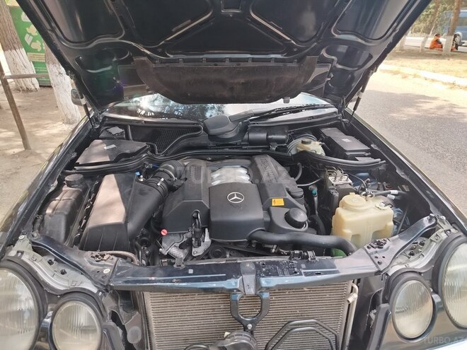 Mercedes E 240-8