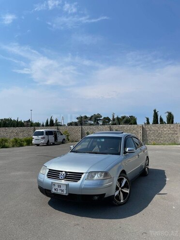 Volkswagen Passat-1