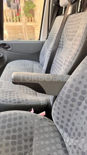 Ford Transit-17