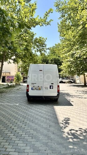 Ford Transit-9