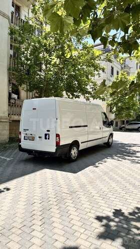 Ford Transit-8