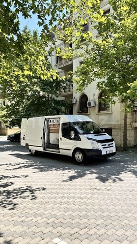 Ford Transit-10