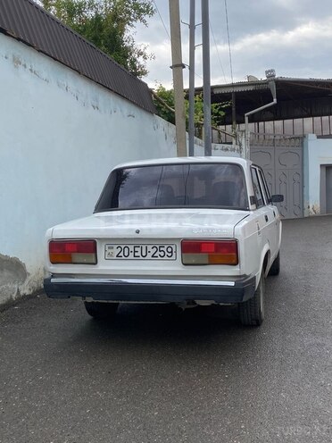 LADA (VAZ) 2107-2