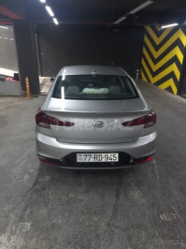 Hyundai Elantra-3