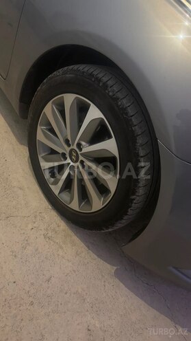 Hyundai Sonata-4