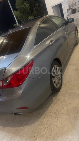 Hyundai Sonata-2