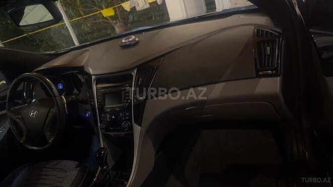 Hyundai Sonata-5
