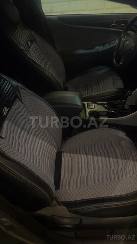 Hyundai Sonata-11