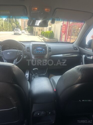 Kia Sorento-12