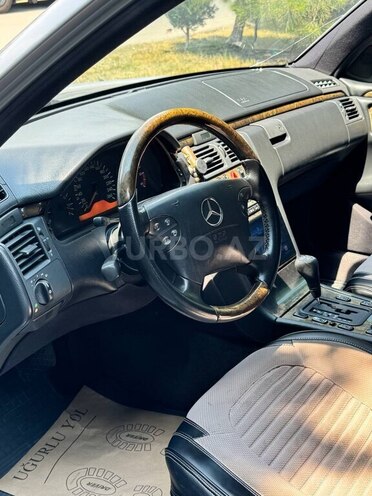 Mercedes E 300-6