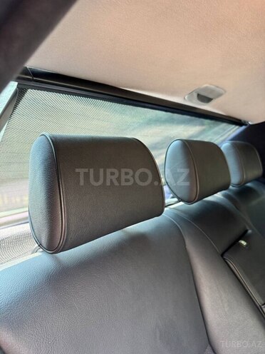Mercedes E 300-11