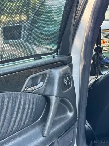 Mercedes E 300-7