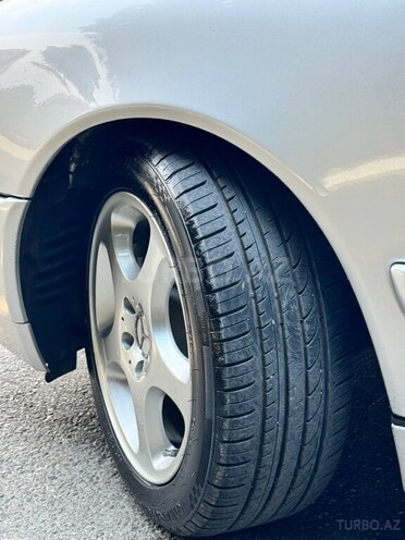 Mercedes E 300-14