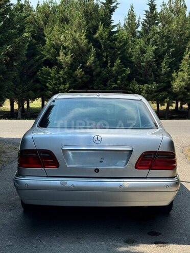 Mercedes E 300-4