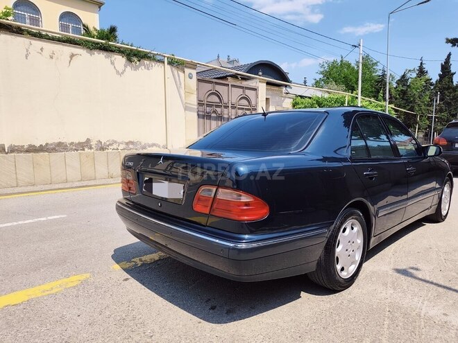 Mercedes E 240-7