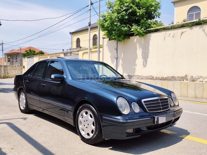 Mercedes E 240-2