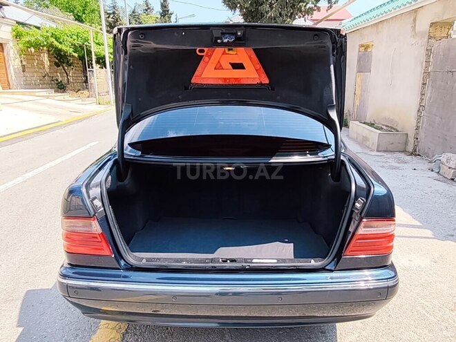 Mercedes E 240-15