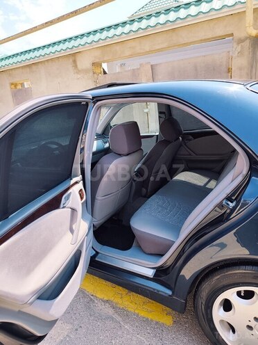 Mercedes E 240-14
