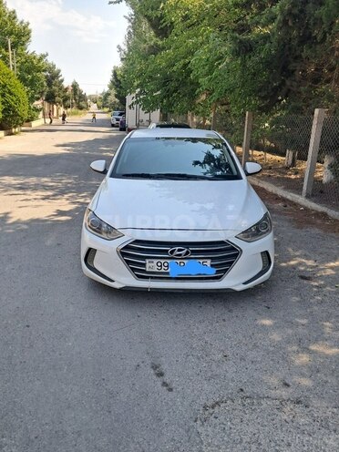 Hyundai Elantra-1