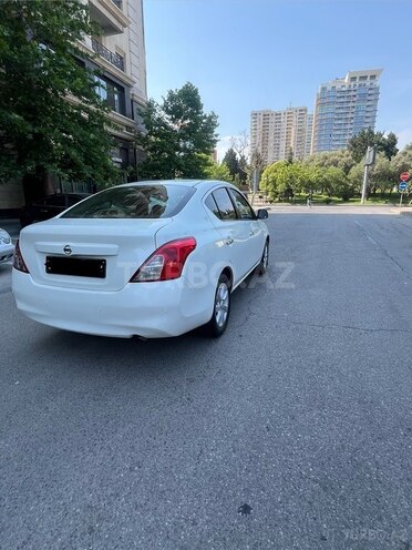 Nissan Sunny-6