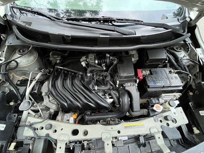 Nissan Sunny-7