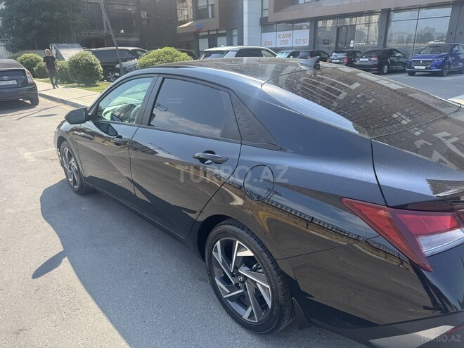 Hyundai Elantra-5
