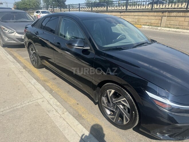 Hyundai Elantra-4
