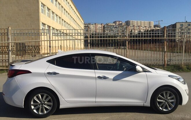 Hyundai Elantra-5