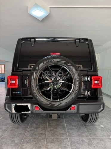 Jeep Wrangler-16