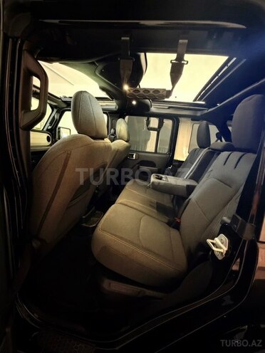 Jeep Wrangler-9