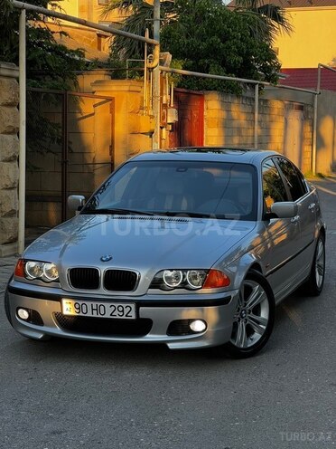 BMW 320-1
