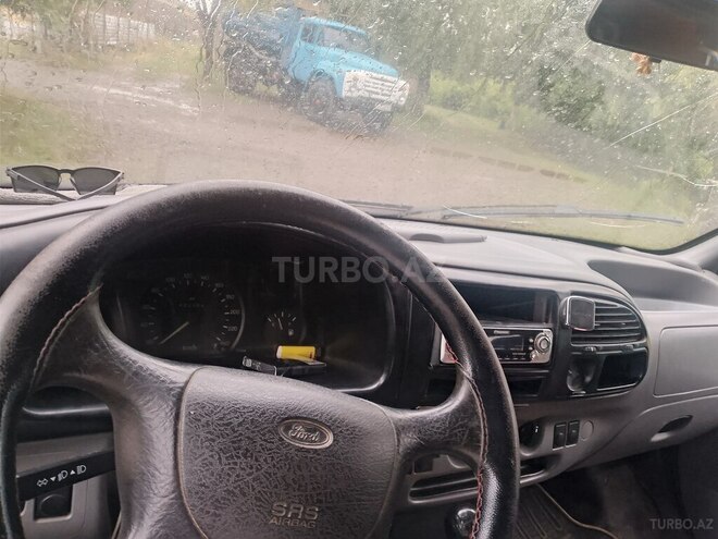 Ford Transit-2