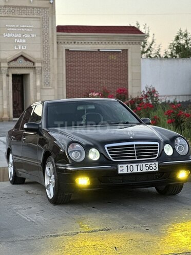 Mercedes E 240-2