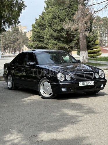 Mercedes E 240-1